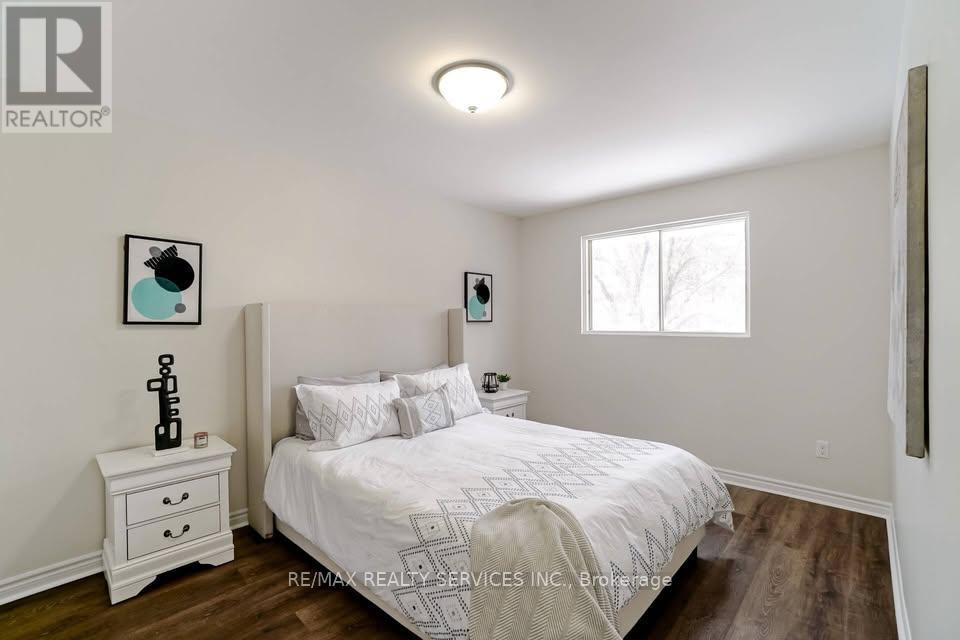70 MONTJOY CRESCENT - 10