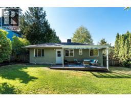 1752 Kisber Ave, Saanich, BC V8P2W7 Photo 24