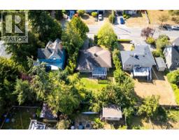 1752 Kisber Ave, Saanich, BC V8P2W7 Photo 28