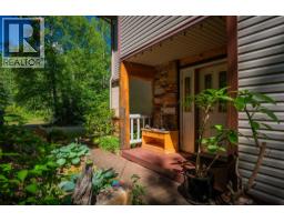 Laundry room - 4826 Fletcher Creek Frontage Road, Fletcher Creek, BC V0G1M0 Photo 9