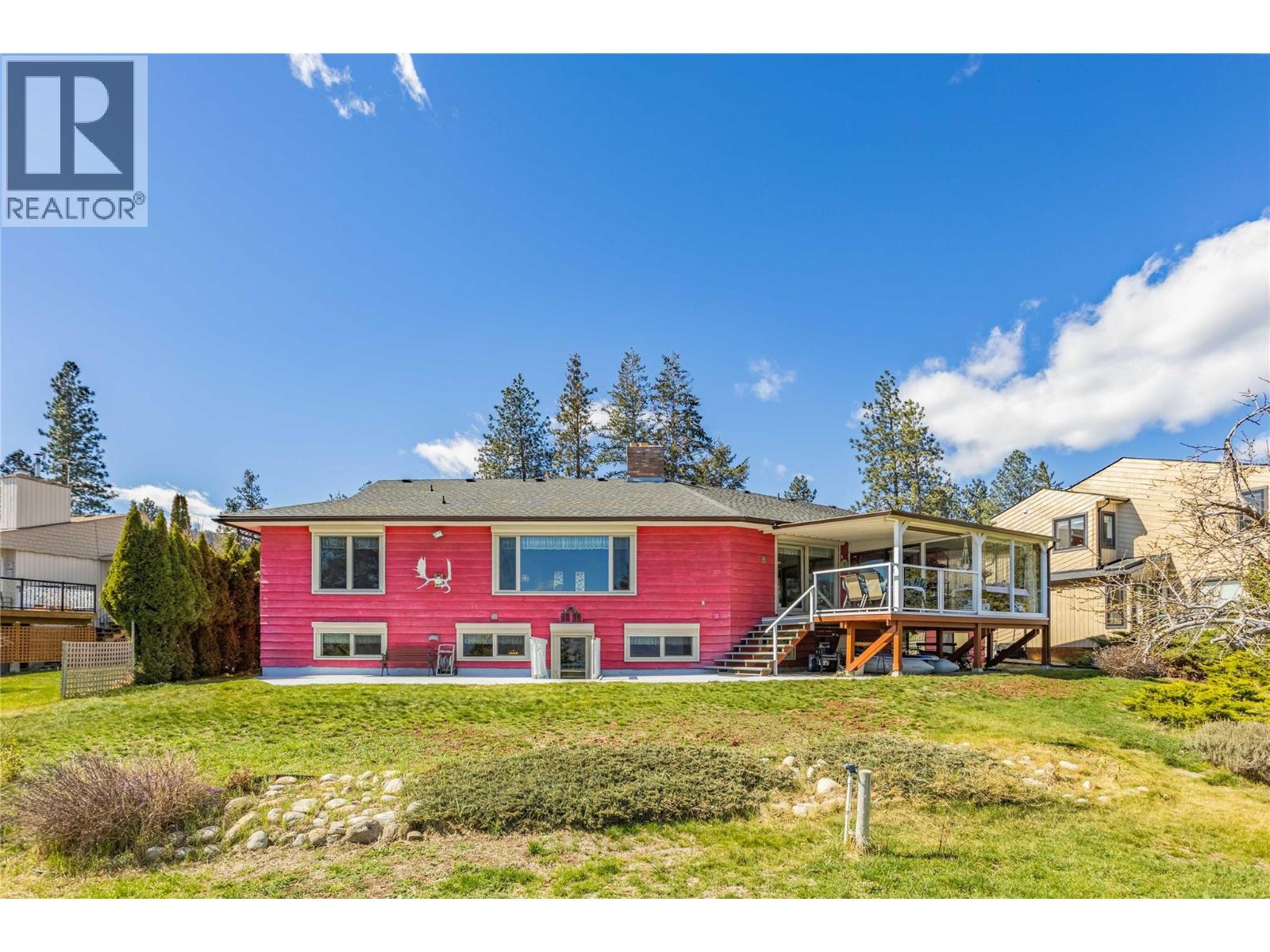 3915 Trepanier Heights Avenue, Peachland