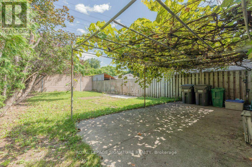 676 ABANA ROAD - 32