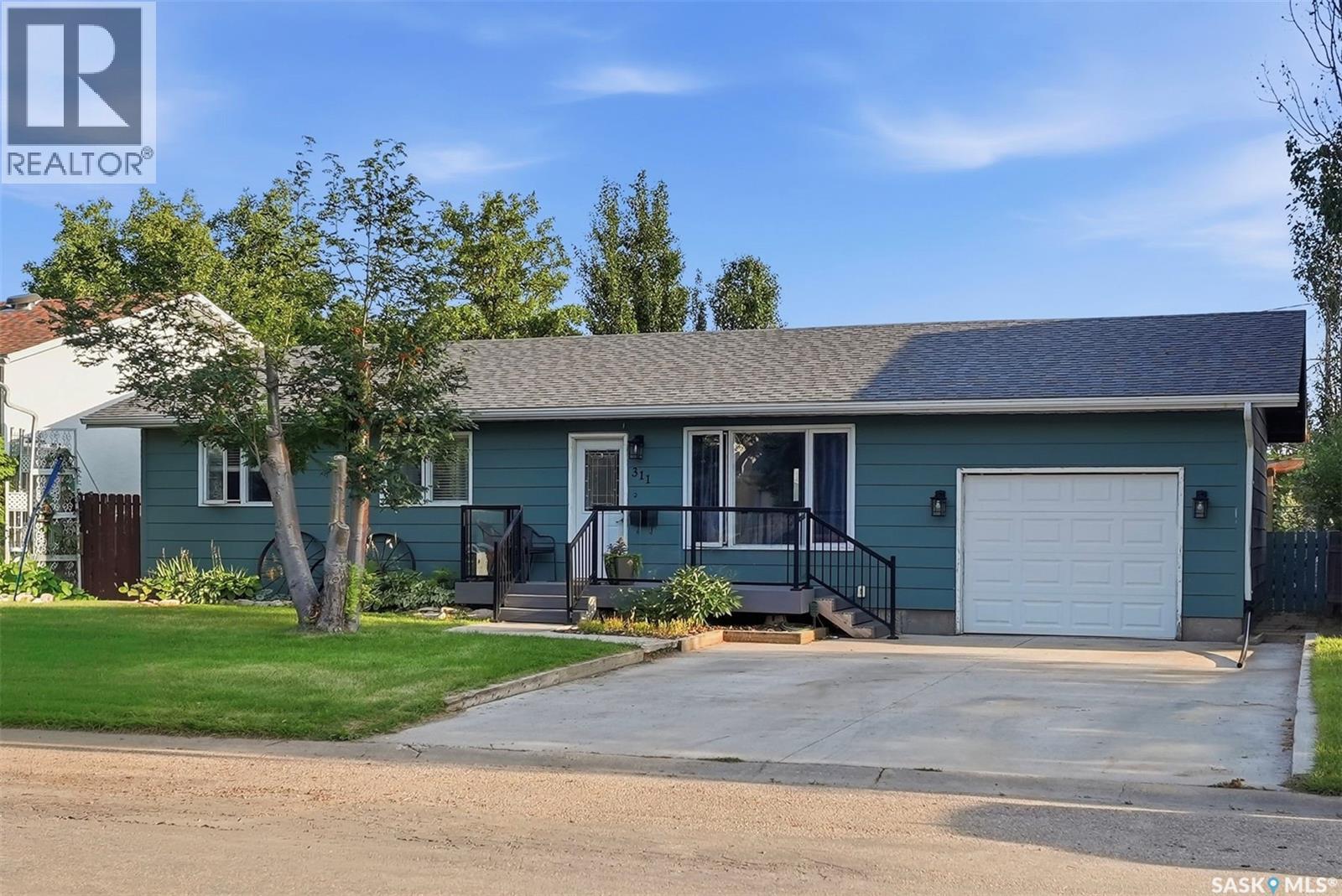 311 Loeppky AVENUE