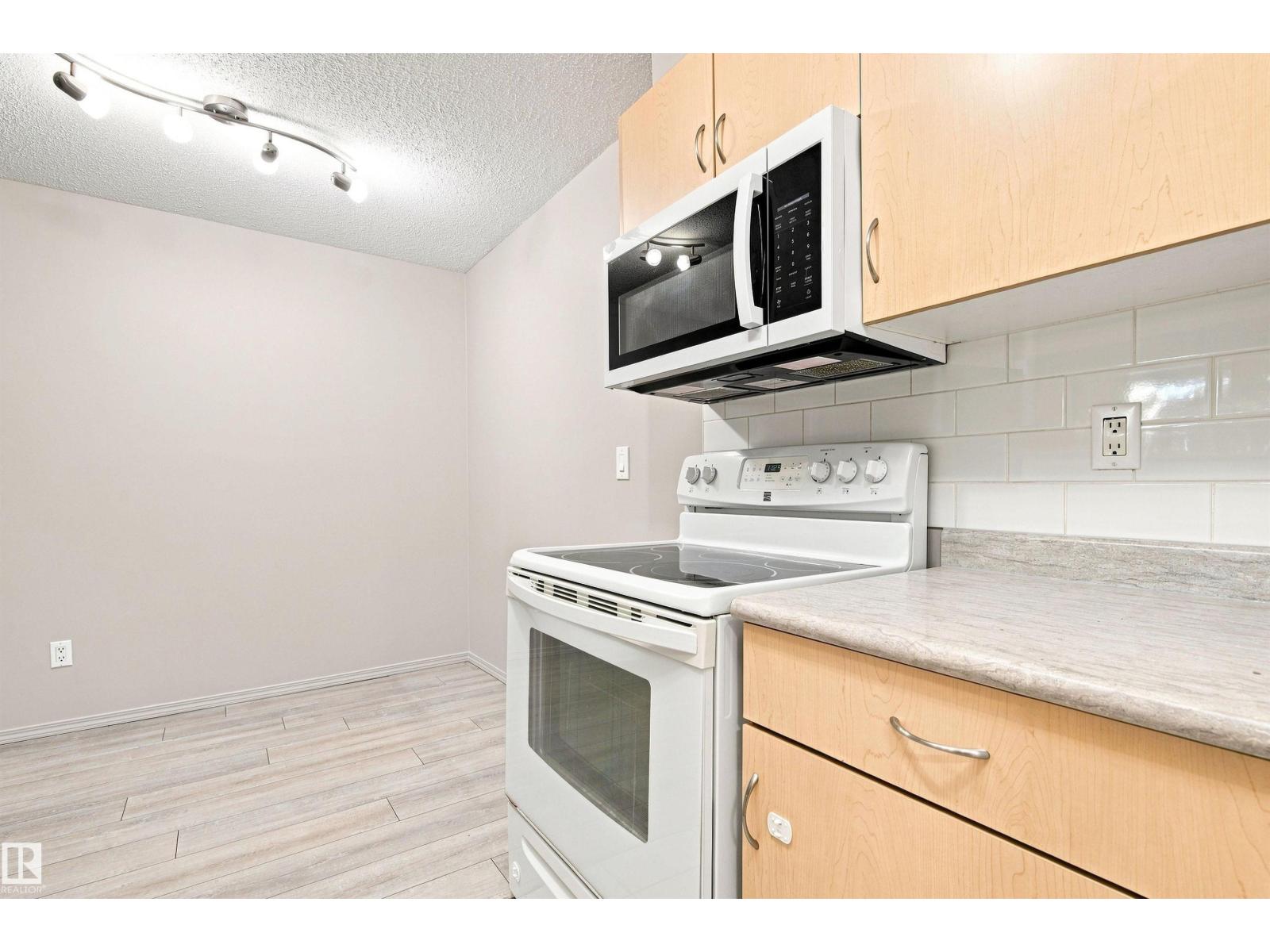 #117 17011 67 AV NW - Image 6