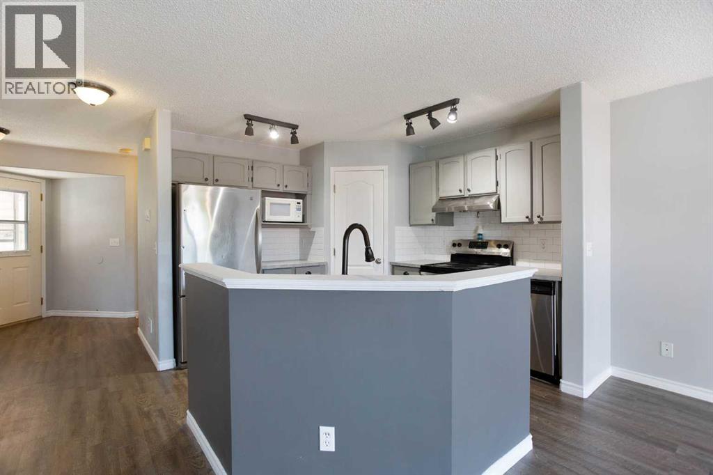 7269 Laguna Way NE - 3