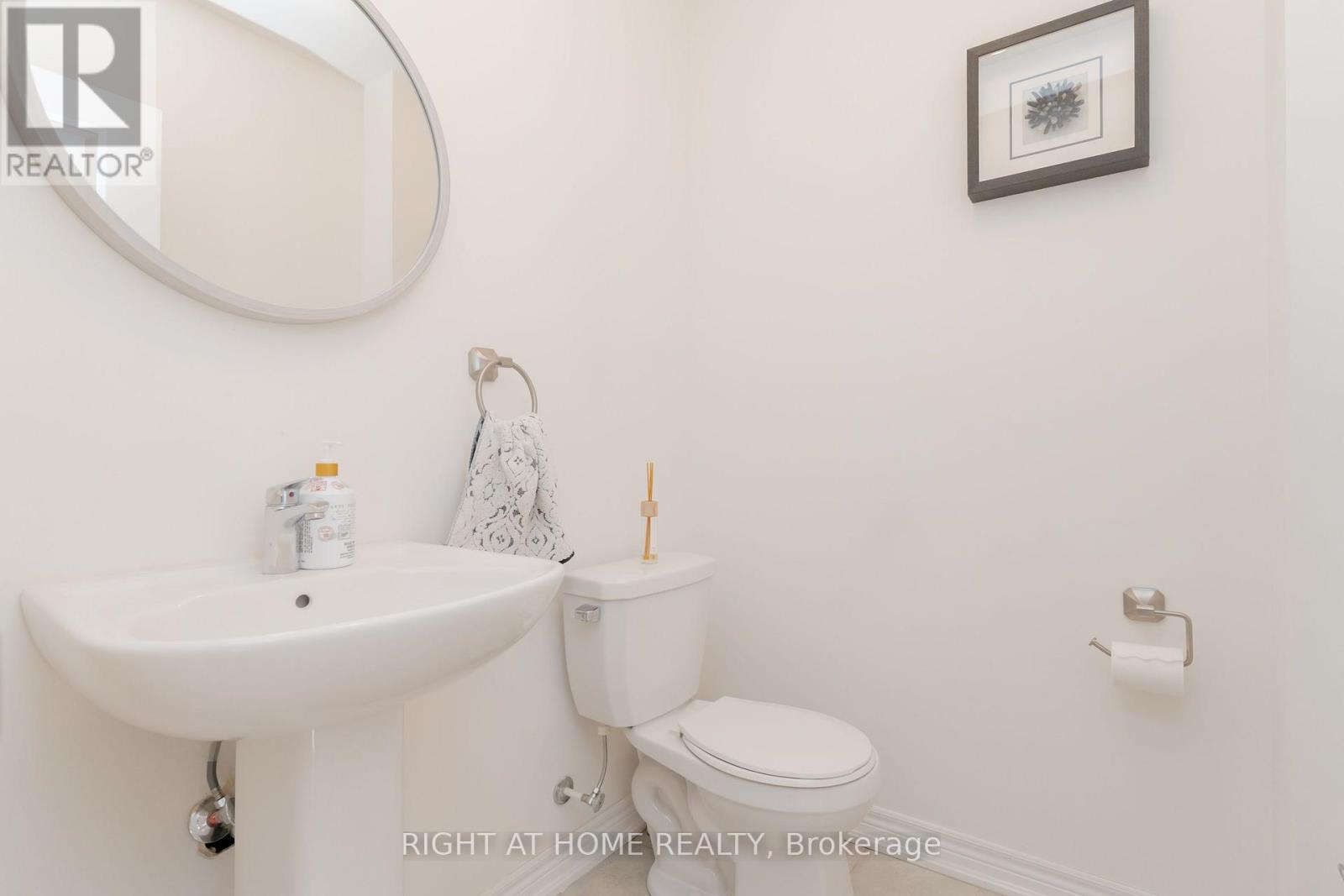 12 GLOBEMASTER LANE - Image 13
