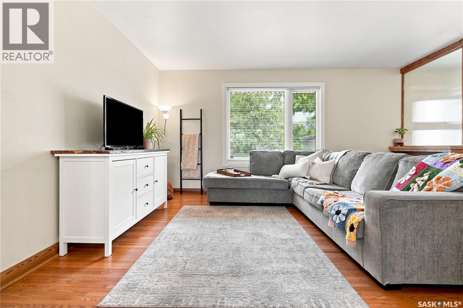 1810 Morgan AVENUE - Image 8