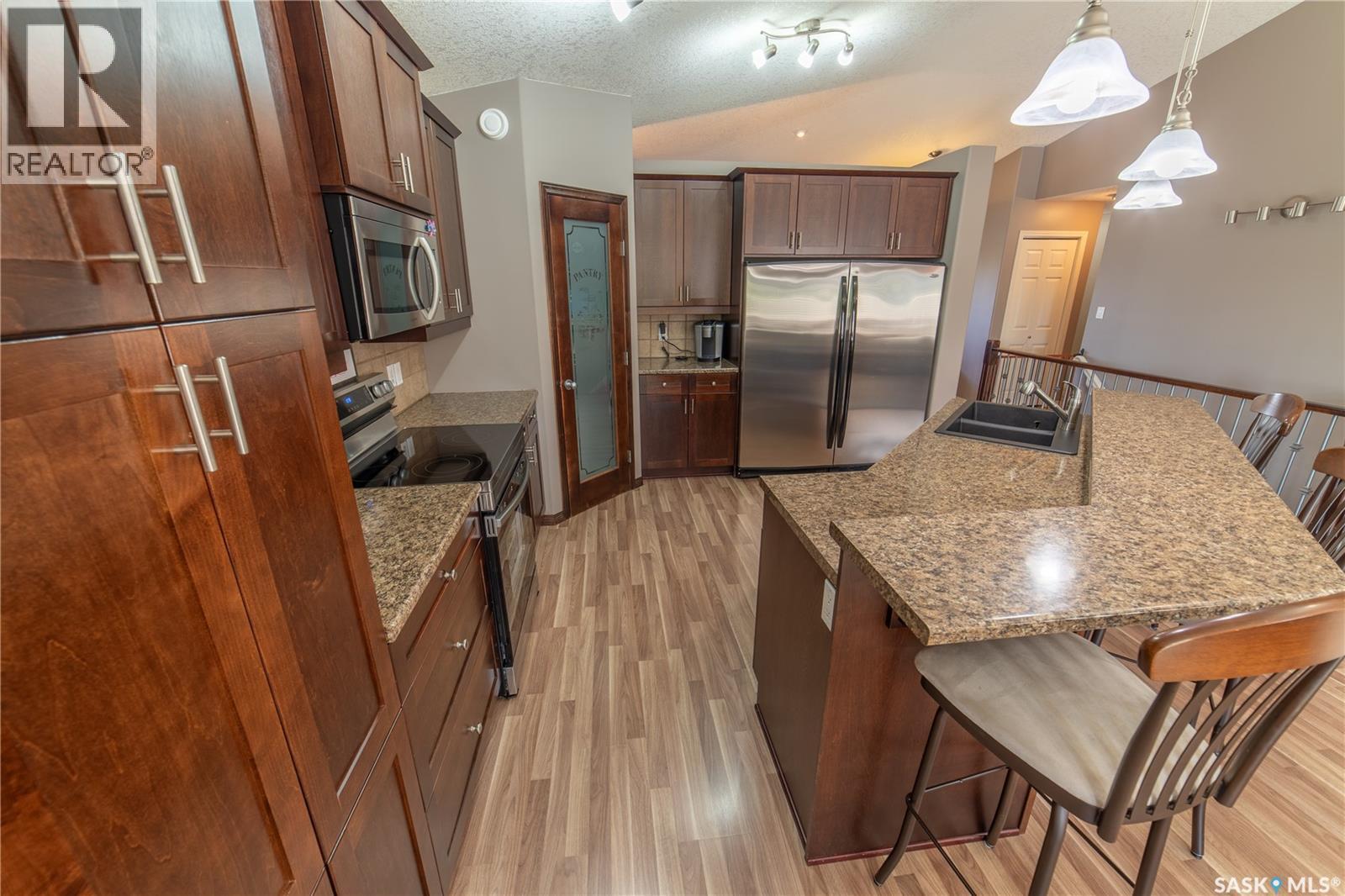 317 Frehlick BAY - Image 12