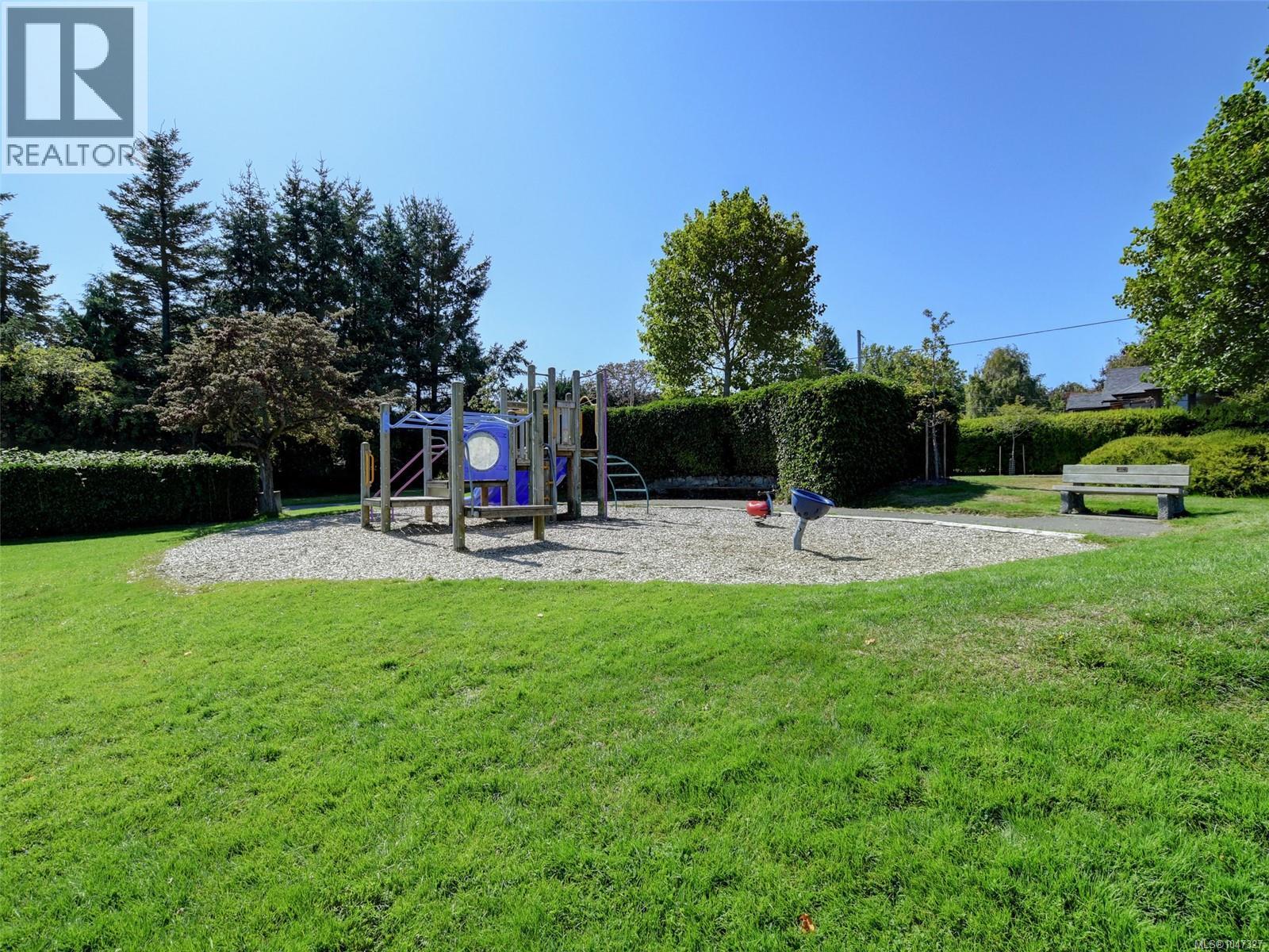 626 Monterey Ave - Image 77