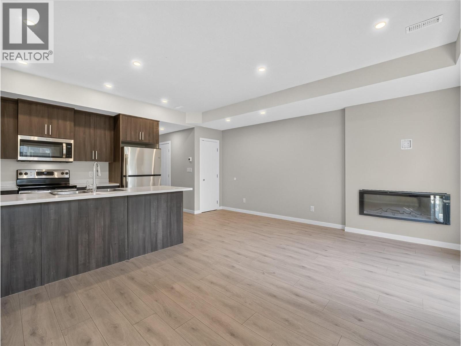 13 2081 11 Avenue Northeast, Salmon Arm