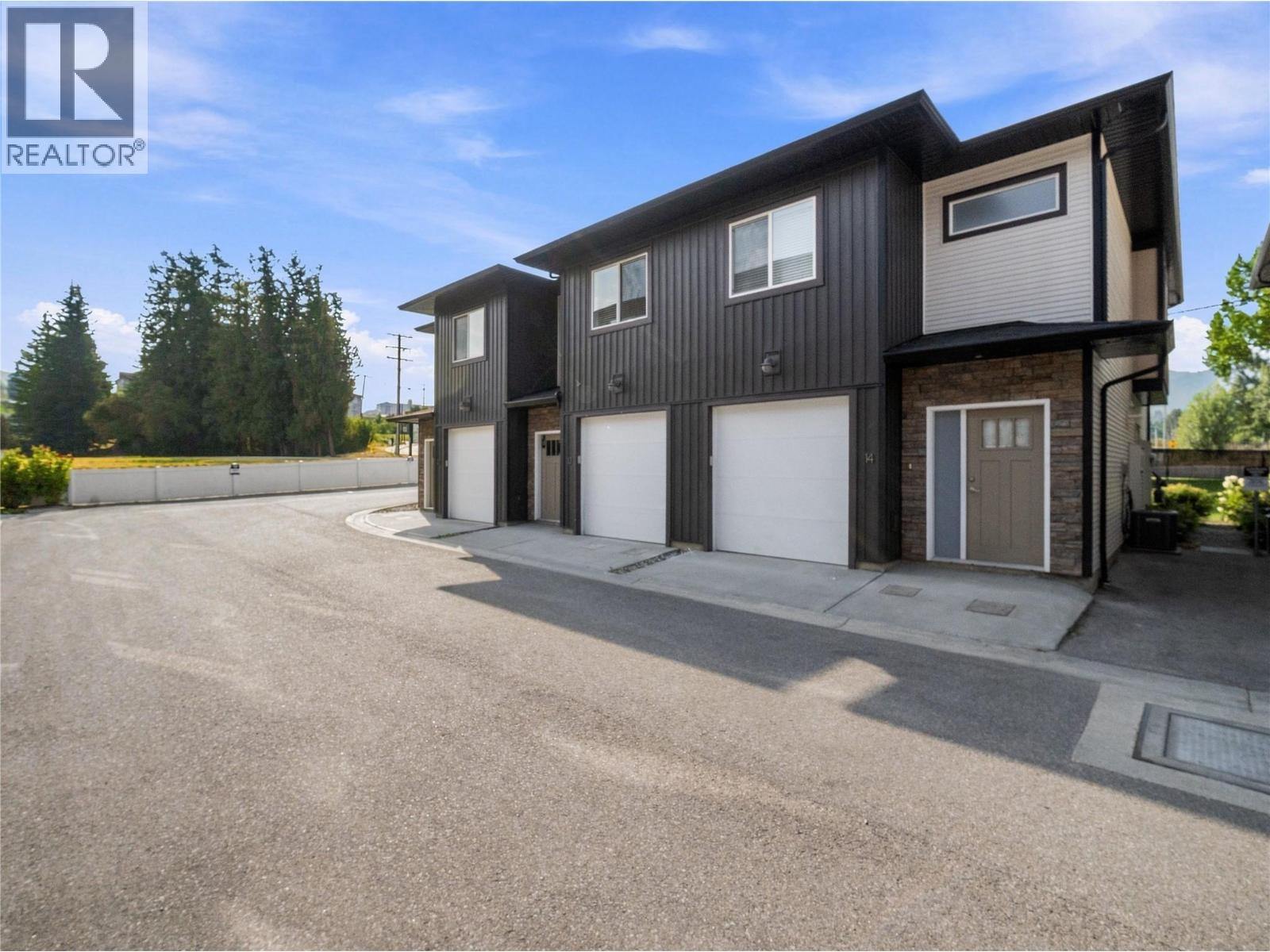 13 2081 11 Avenue Northeast, Salmon Arm