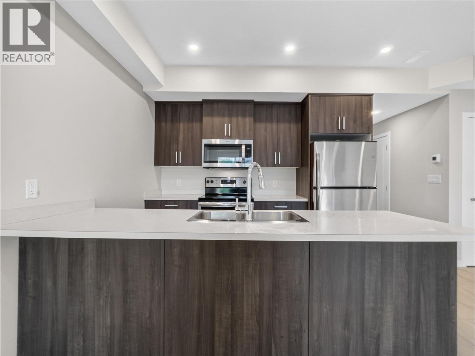 13 2081 11 Avenue Northeast, Salmon Arm