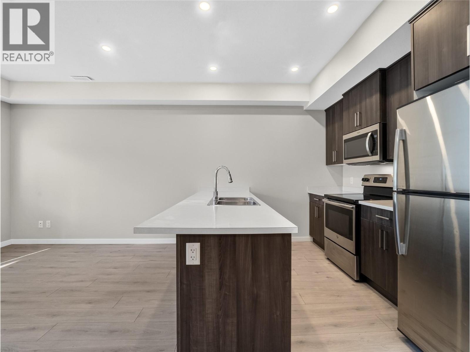 13 2081 11 Avenue Northeast, Salmon Arm