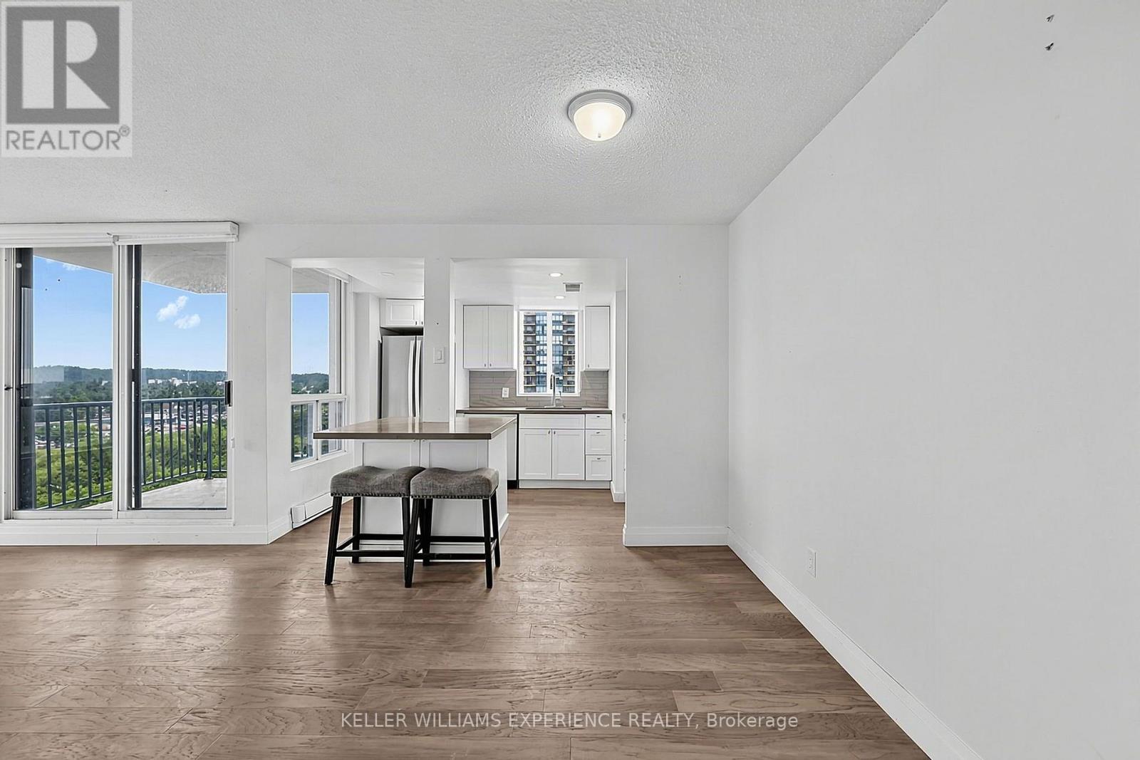 ##904 75 ELLEN STREET - 7