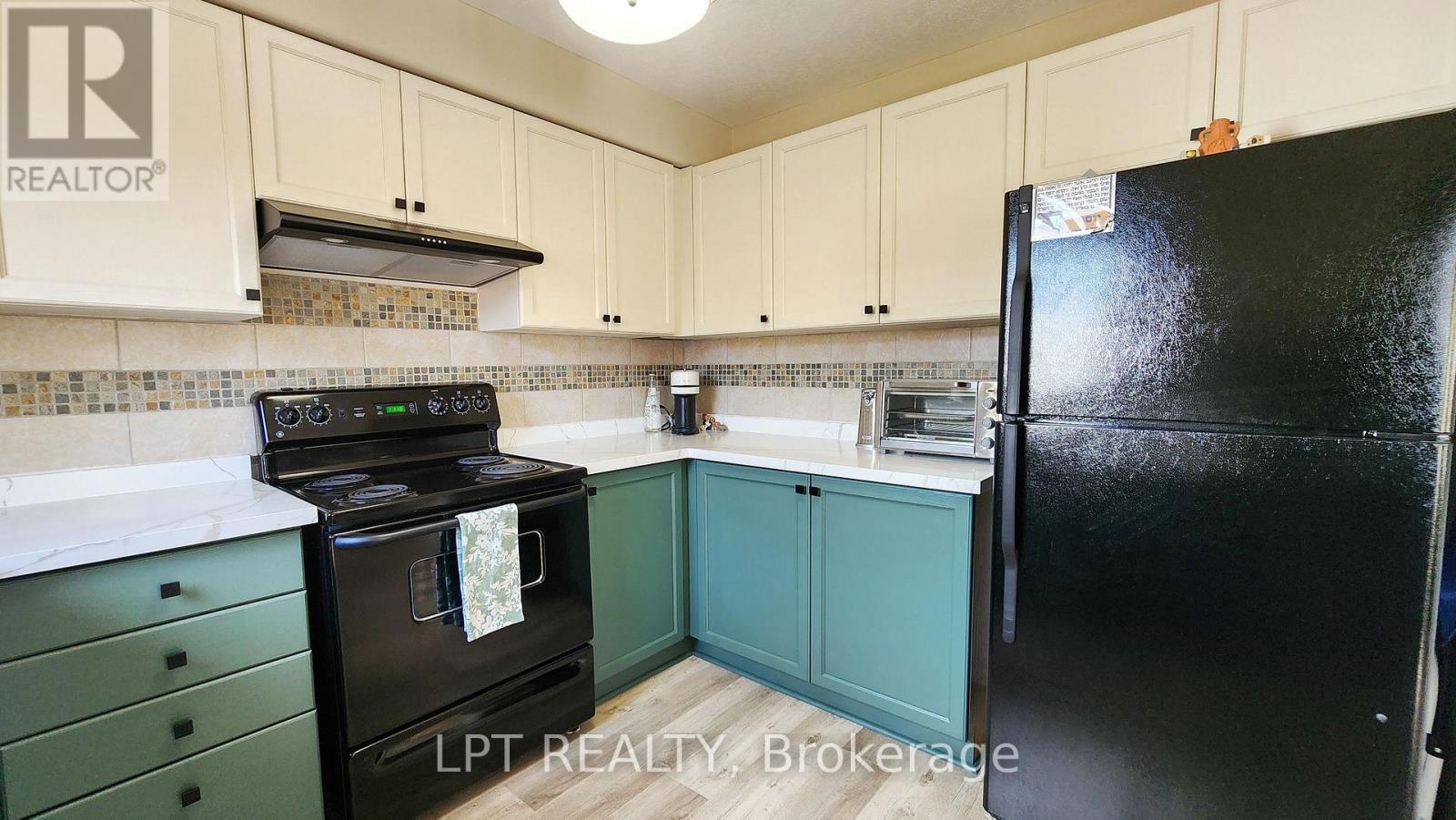 17 SILVER MAPLE CRESCENT - Image 11