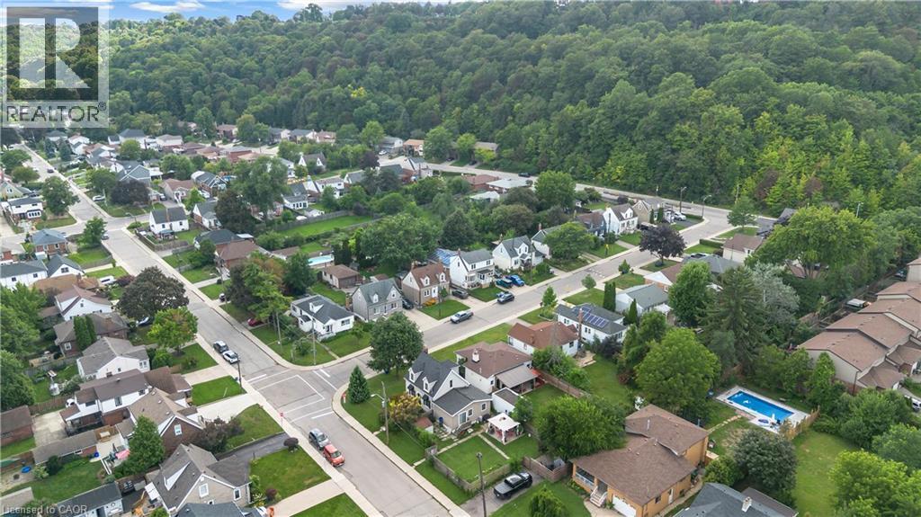 31 SCOTIA Avenue - 40