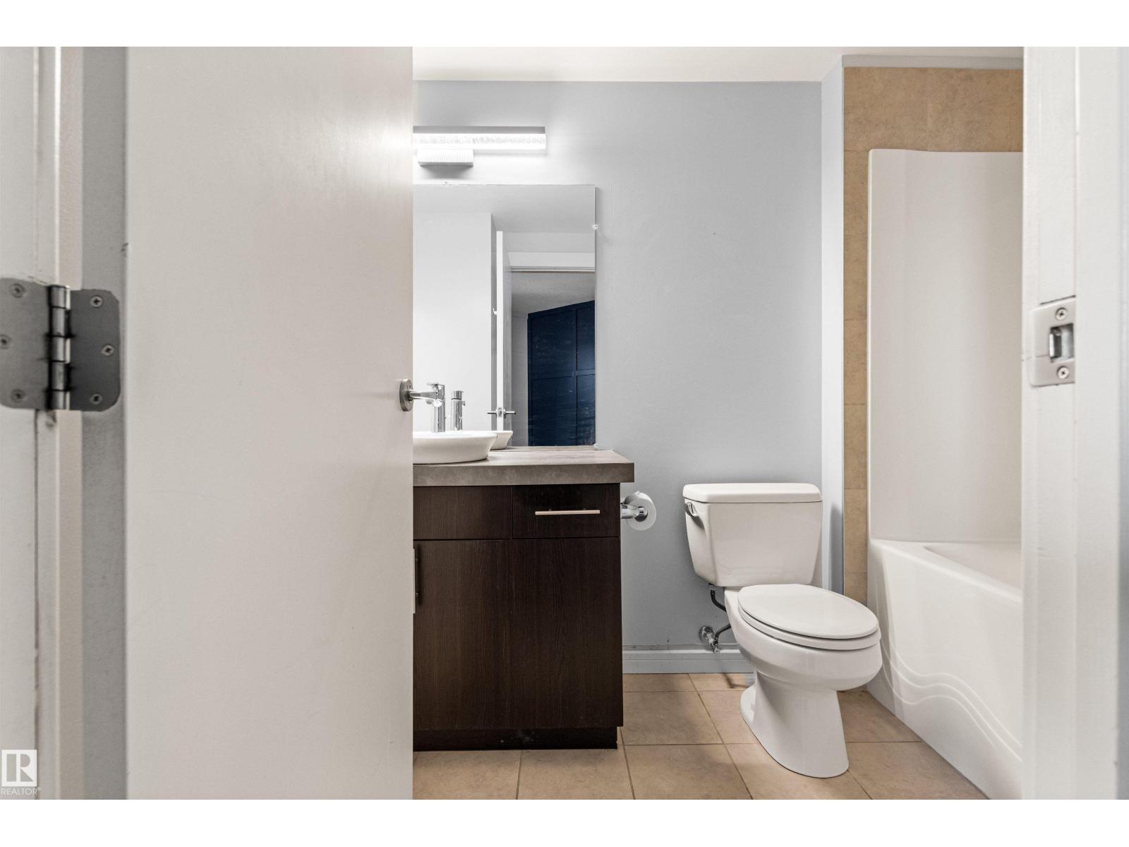 #2401 10152 104 ST NW - Image 34