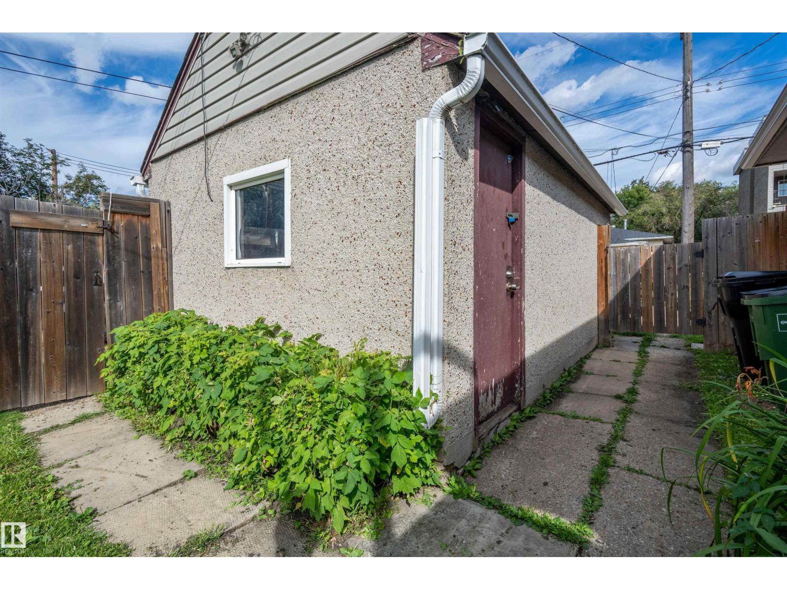 12919 66 ST NW - 29