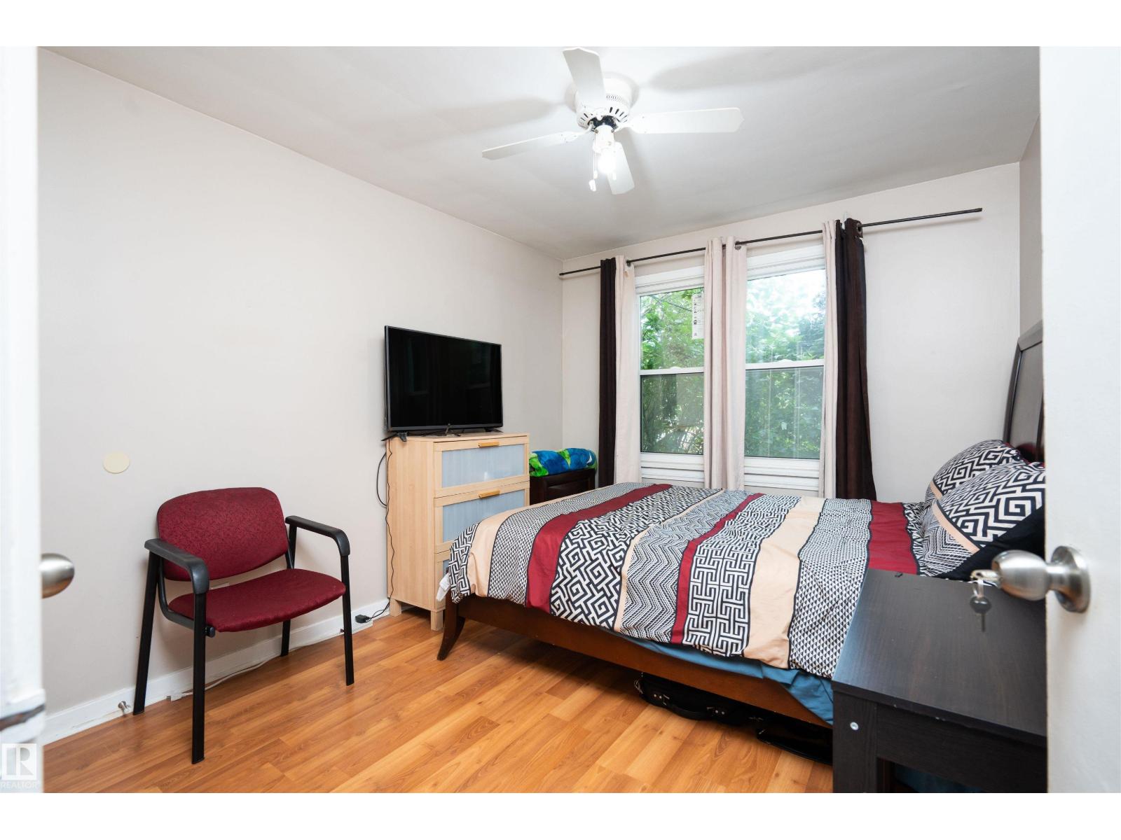 12919 66 ST NW - 9
