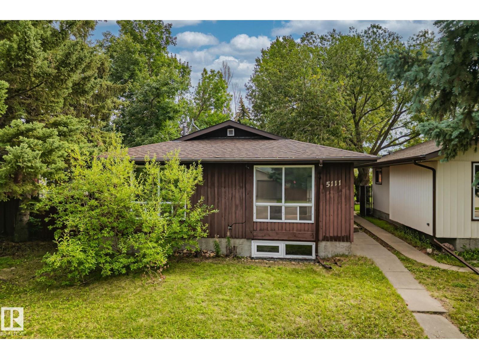5111 40 AV NW - 1