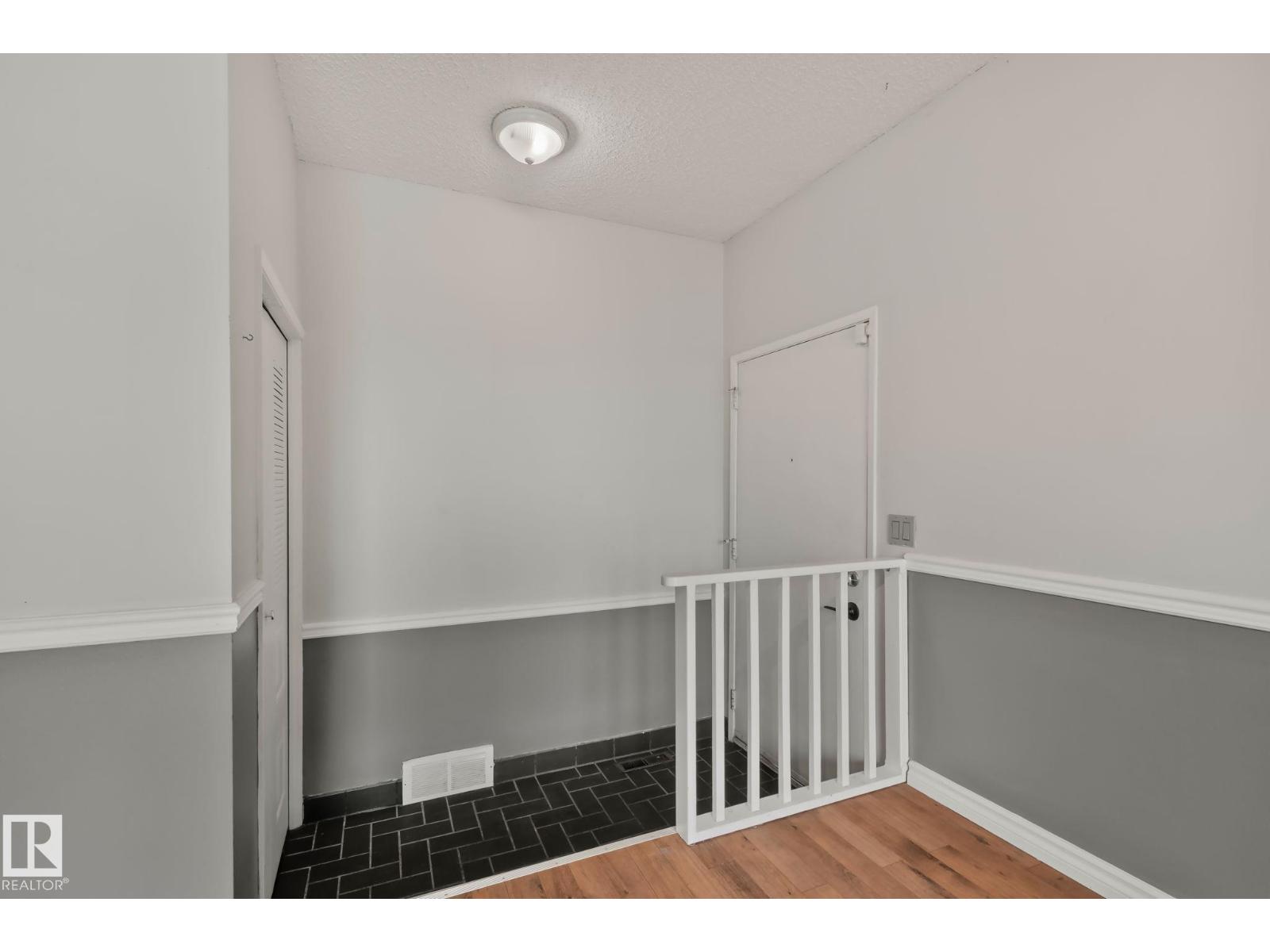 5111 40 AV NW - 2
