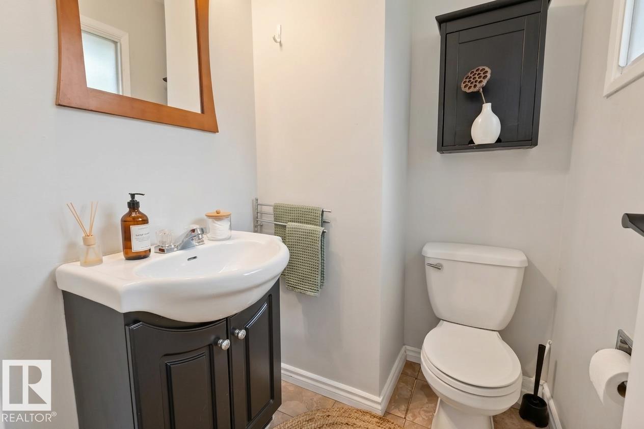 5111 40 AV NW - 23