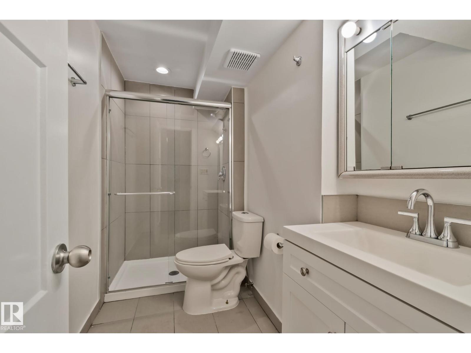 5111 40 AV NW - 30