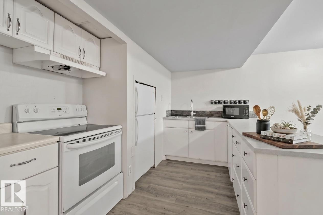 5111 40 AV NW - 33