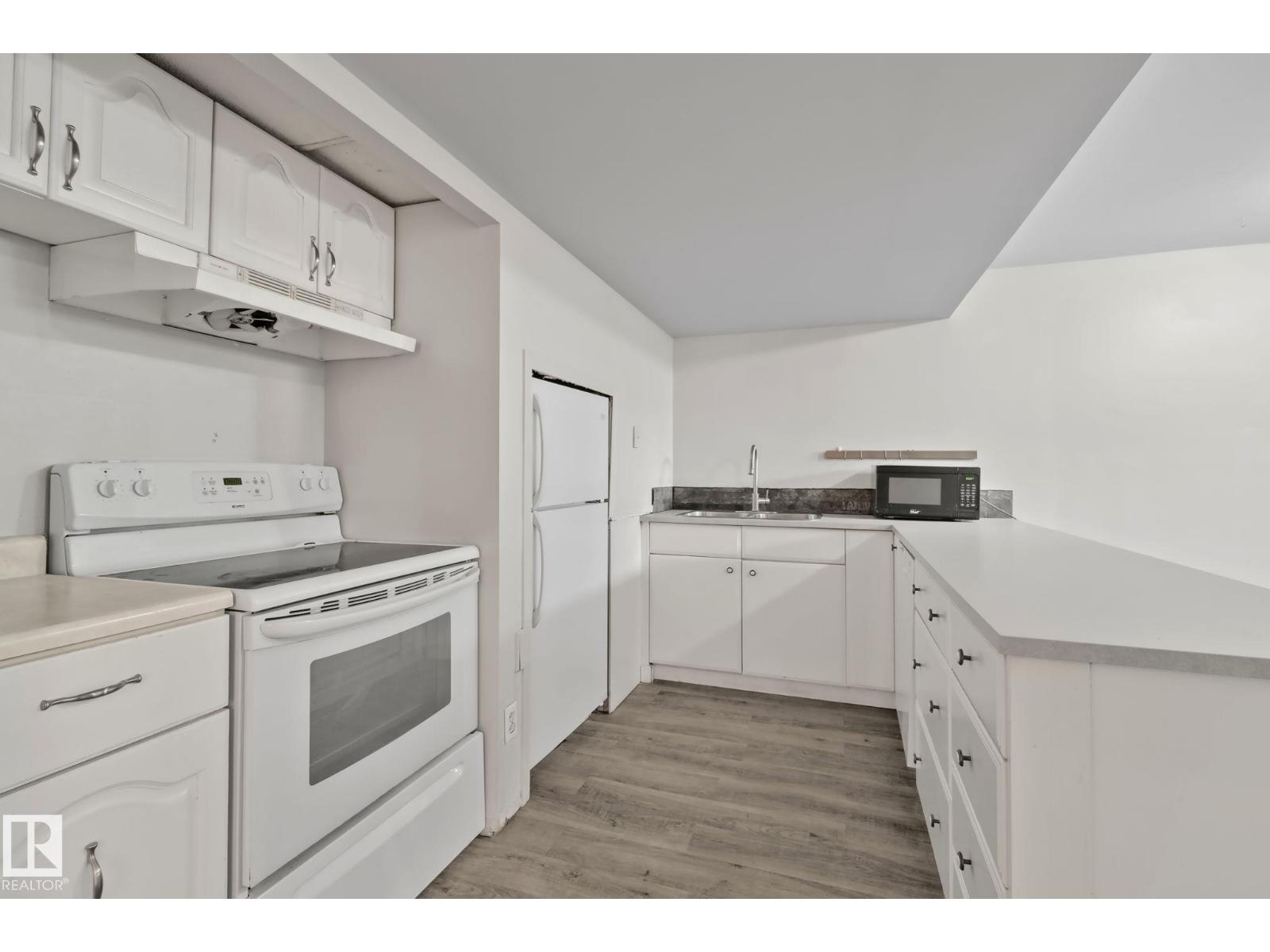 5111 40 AV NW - 34