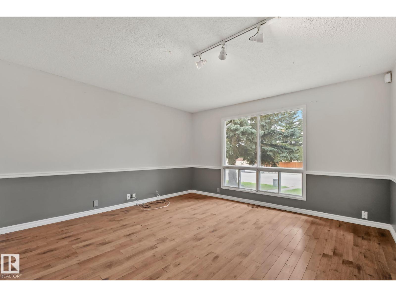 5111 40 AV NW - 5