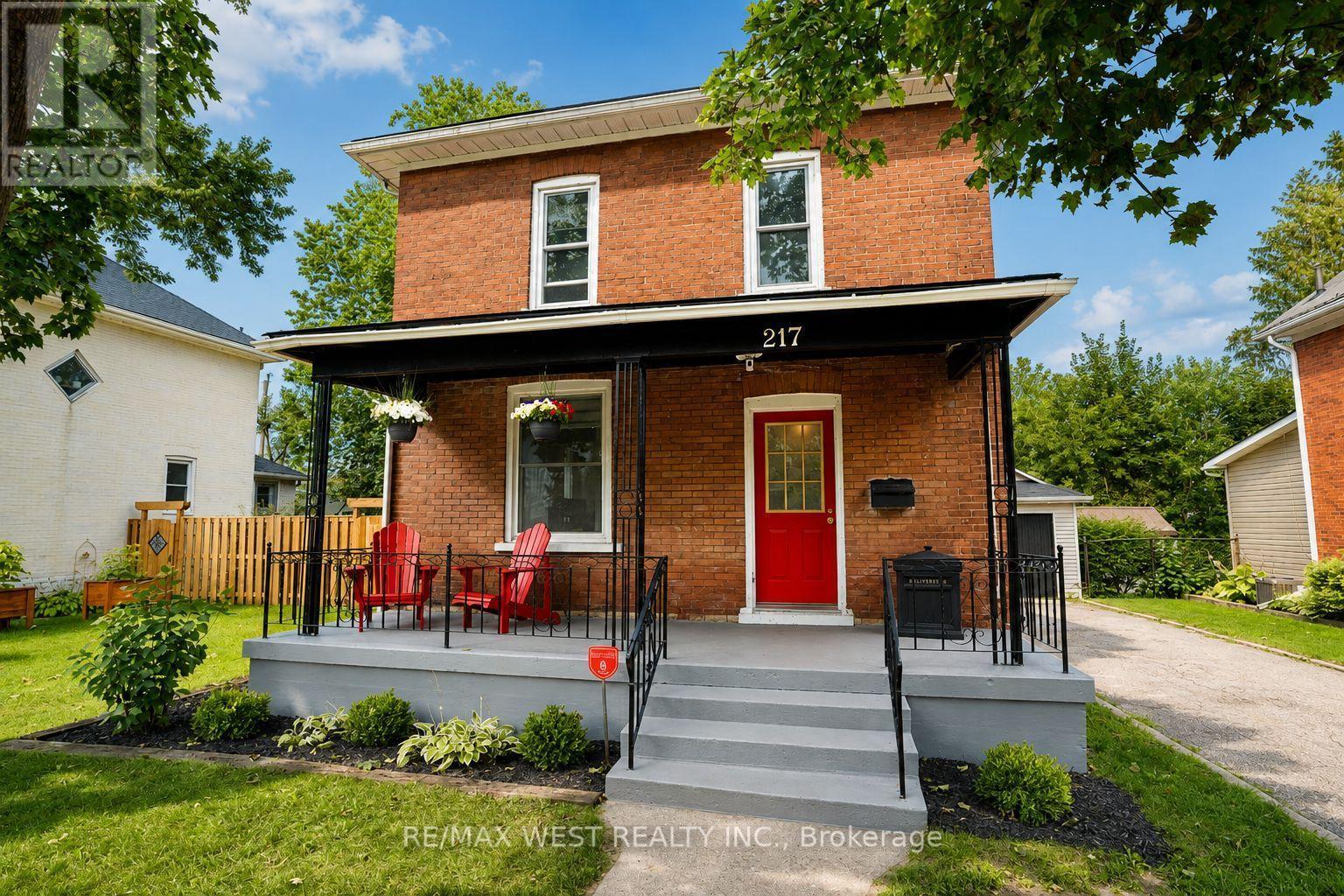 217 HEXAM STREET - 1
