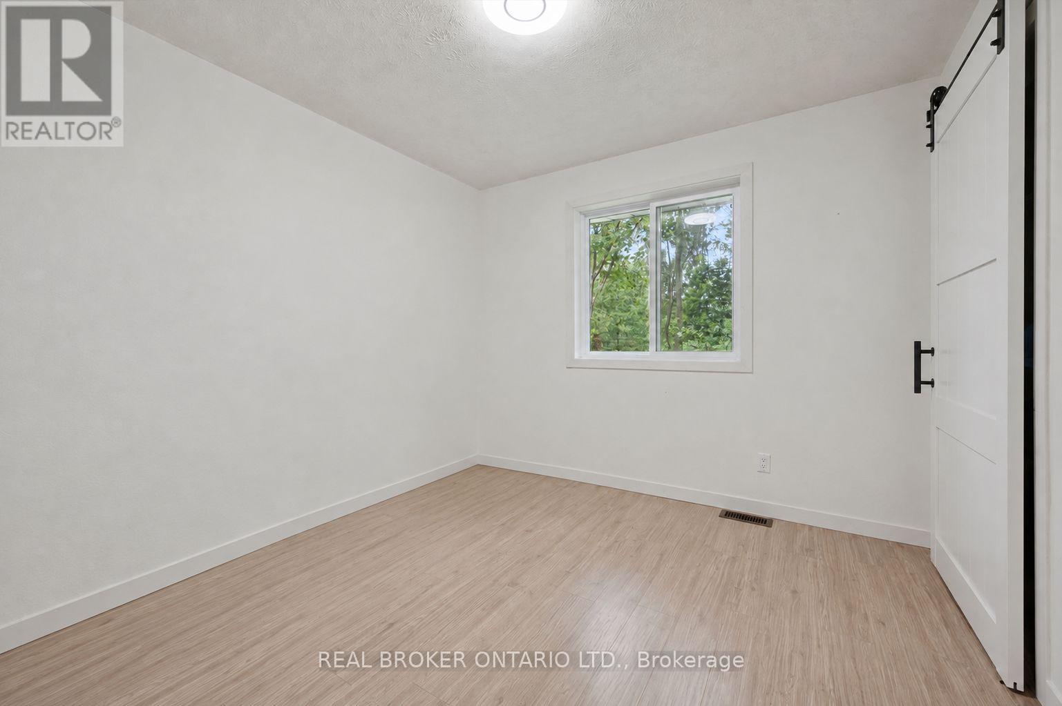 27 DAWSON DRIVE - 16