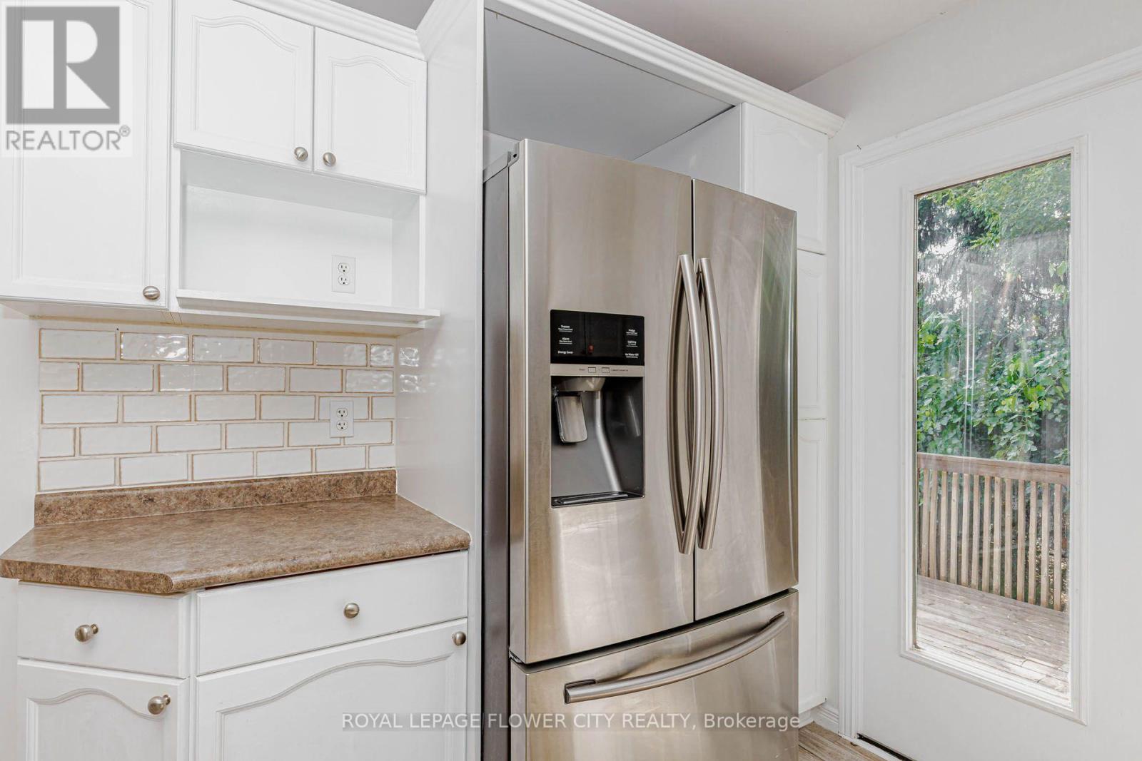 47 QUEENSWAY DRIVE - 20
