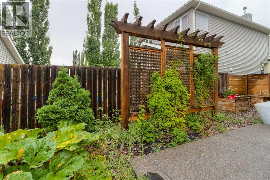 104 Coalbanks Boulevard W - Image 12