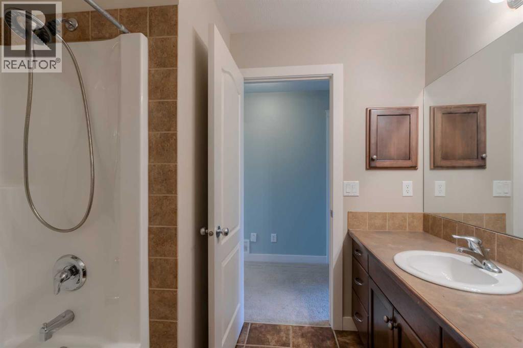 104 Coalbanks Boulevard W - 48