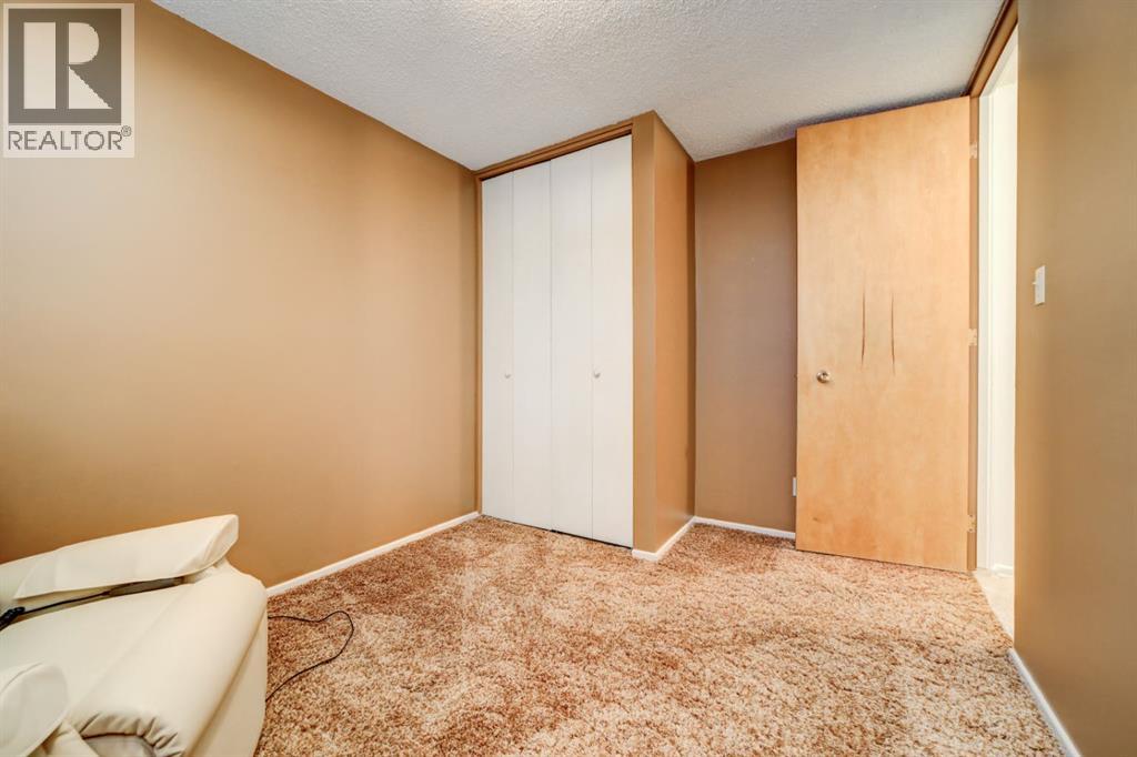 711 27 Street N - 21