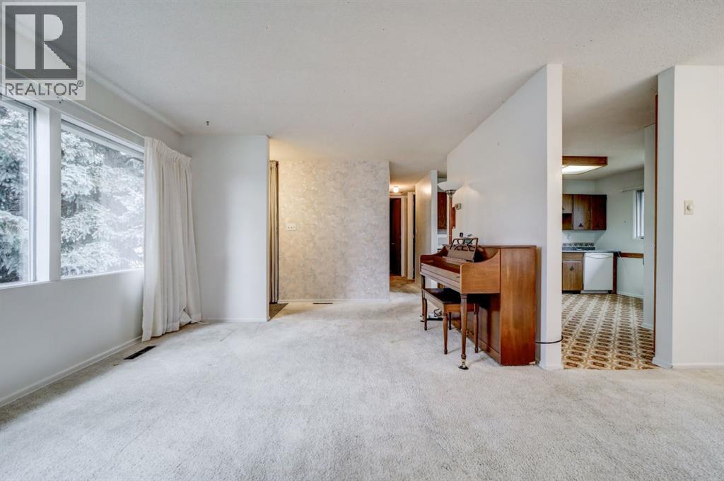 711 27 Street N - 10