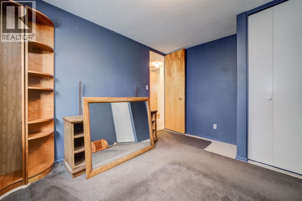 711 27 Street N - 24