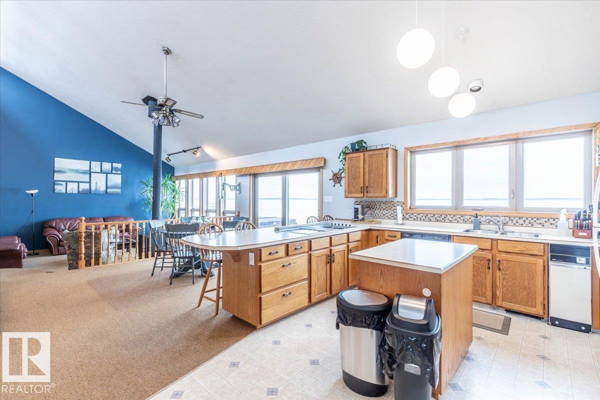 35 Lakeshore Dr - 4