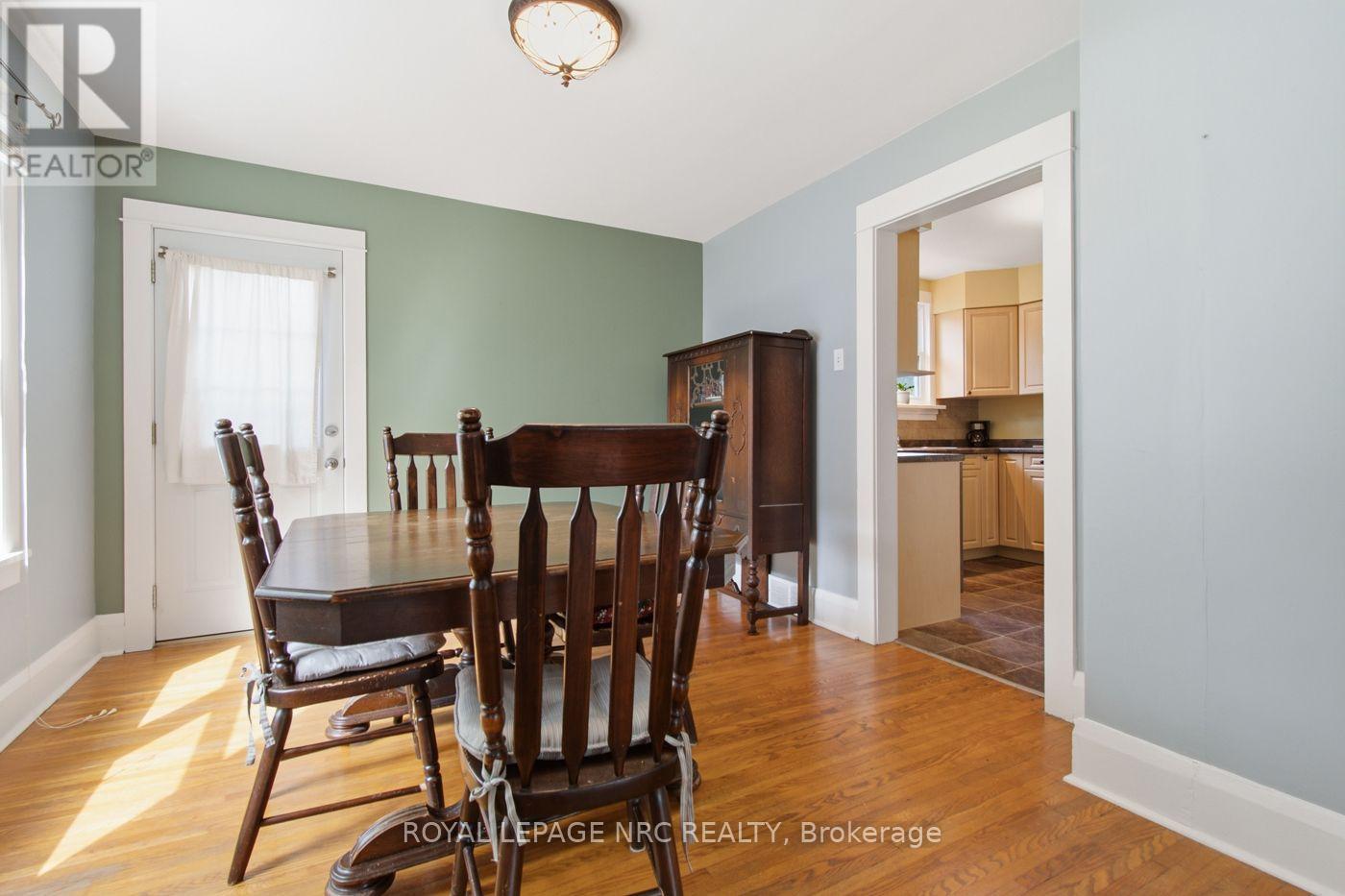 60 FOREST AVENUE - 11