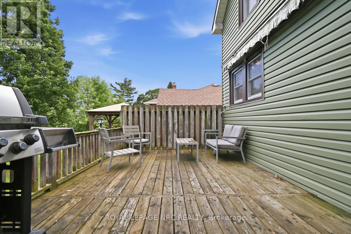 60 FOREST AVENUE - 33
