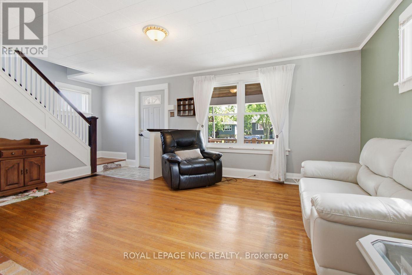 60 FOREST AVENUE - Image 6