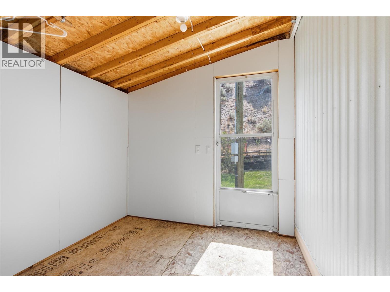 #3 1175 ROSE HILL Road - Image 12