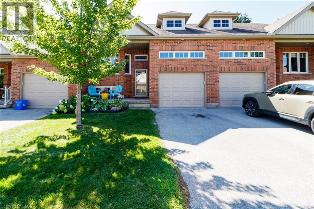 39 RUSSETT Drive - 1