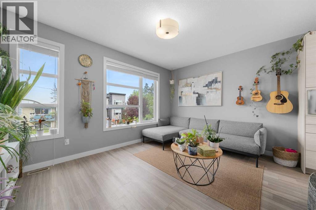 #110 129 23 Avenue NE - 9
