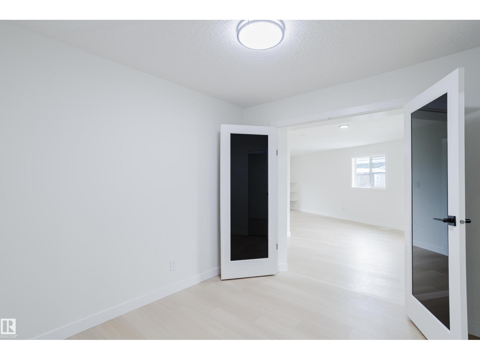 4103 111A ST NW - Image 21