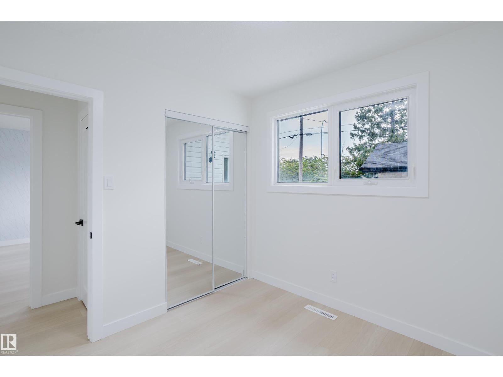 4103 111A ST NW - 32