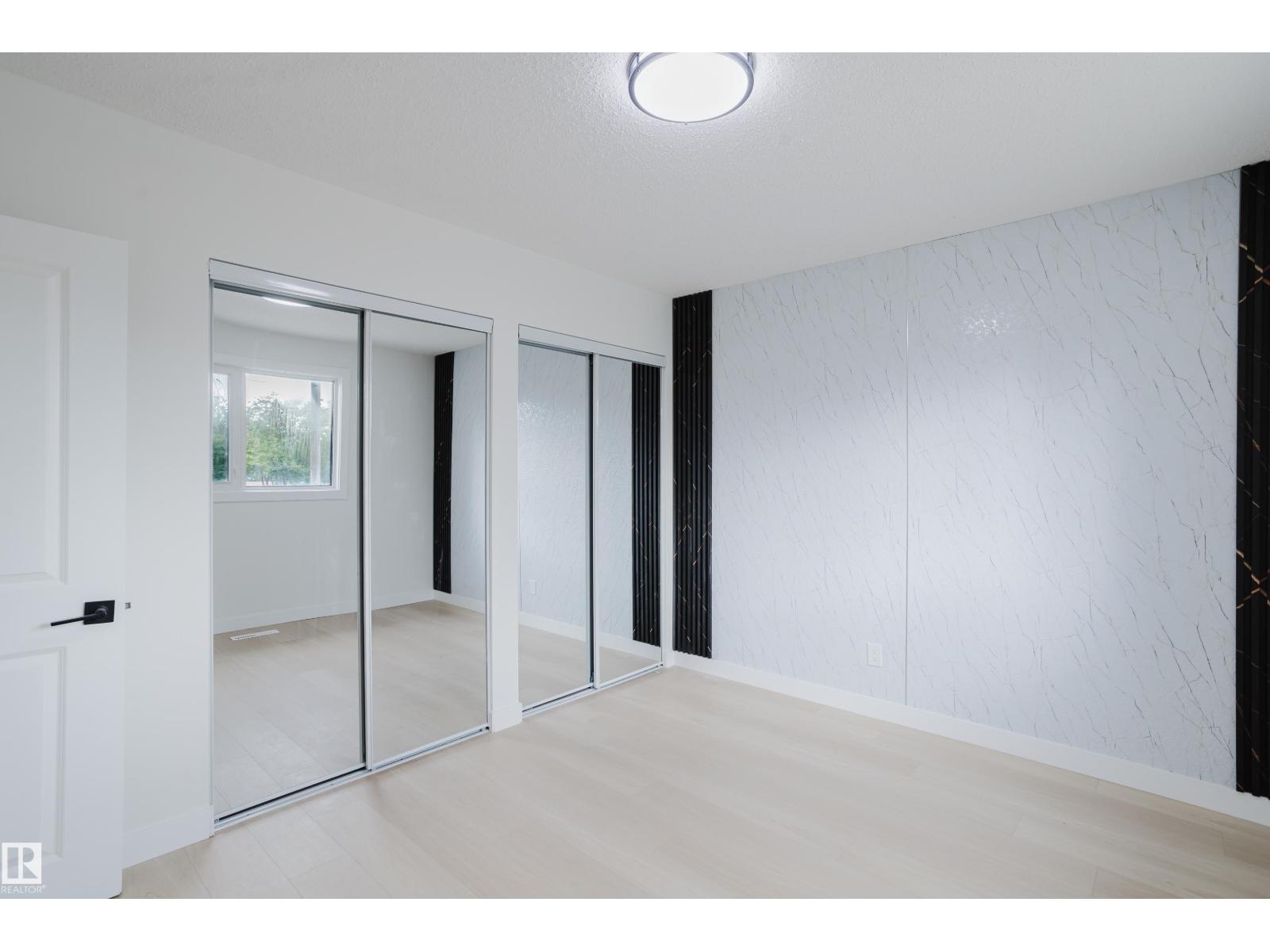 4103 111A ST NW - 35