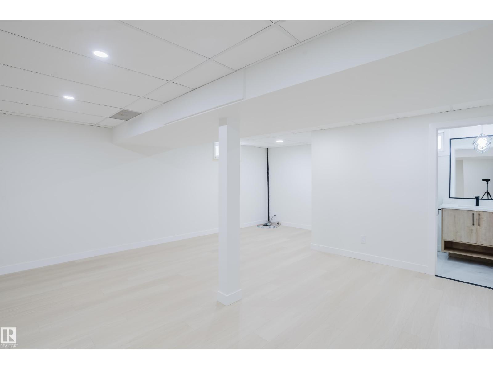 4103 111A ST NW - Image 40