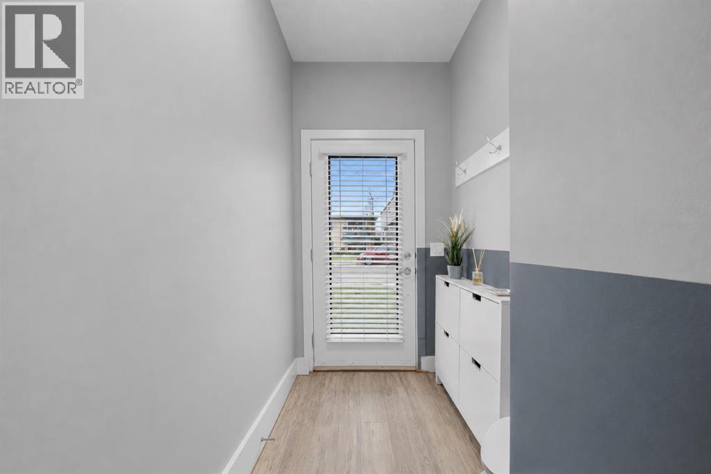 #110 129 23 Avenue NE - 26